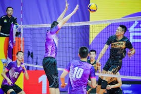 萨奇·佩奇（Satchel Paige）以 42 岁高龄正式在大联盟亮相，此前他在黑人联盟已是神话